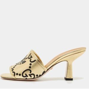 GUCCI X ADIDAS LEATHER SLIDES IN GOLD WITH BLACK ADIDAS LOGOS W/SCULPTED HEEL